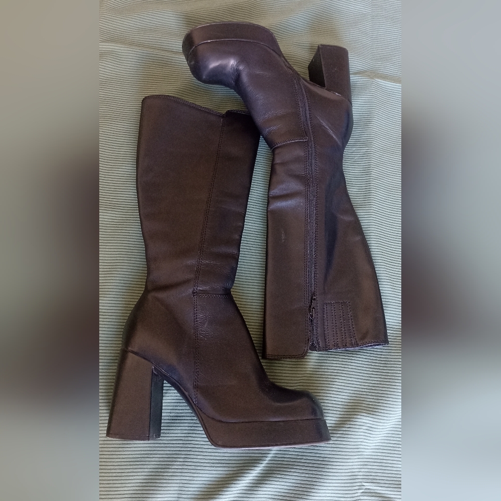 Vintage Steve Madden Black Leather Knee-High Boots